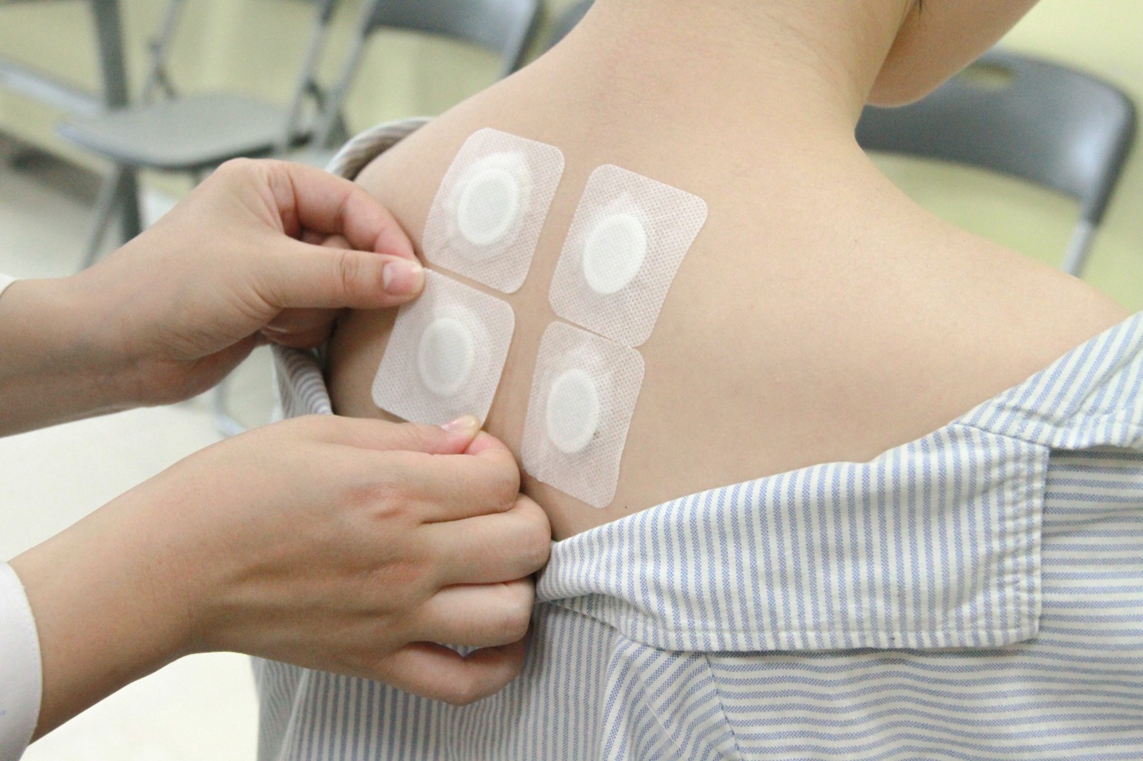 穴位敷贴.jpg 穴位敷贴.jpg