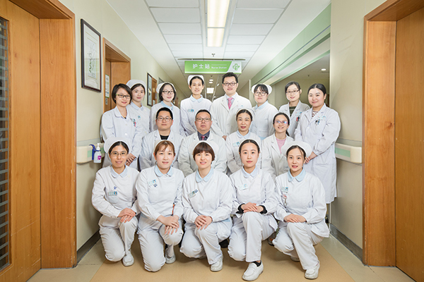 肿瘤科医护大合影.jpg 肿瘤科医护大合影.jpg